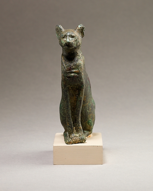Ancient Egyptian seated cat figure with a protective amulet, Metropolitan Museum of Art object 04.2.812